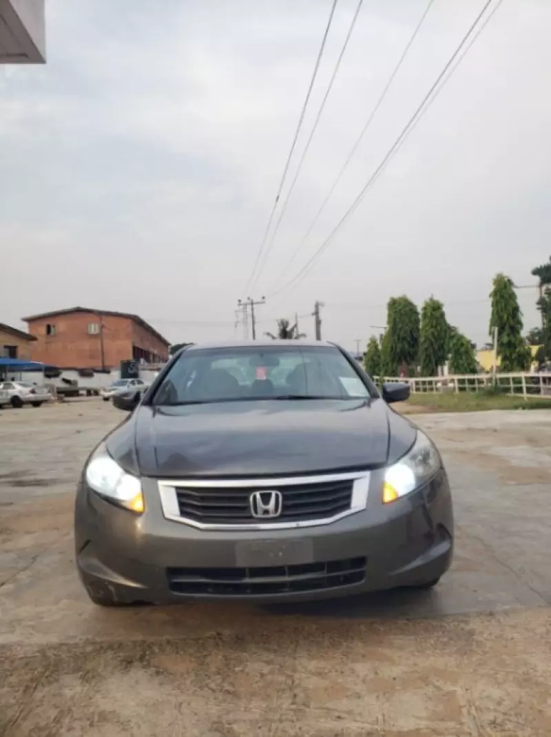 Honda Accord   - 2010
