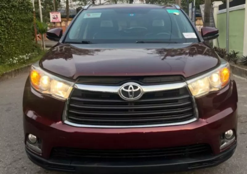 Toyota Highlander   - 2016