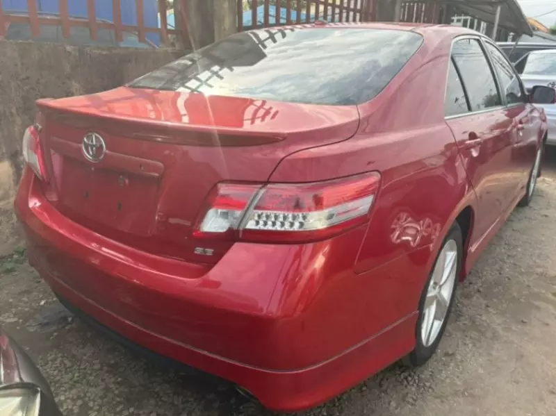 TOYOTA Camry   - 2010