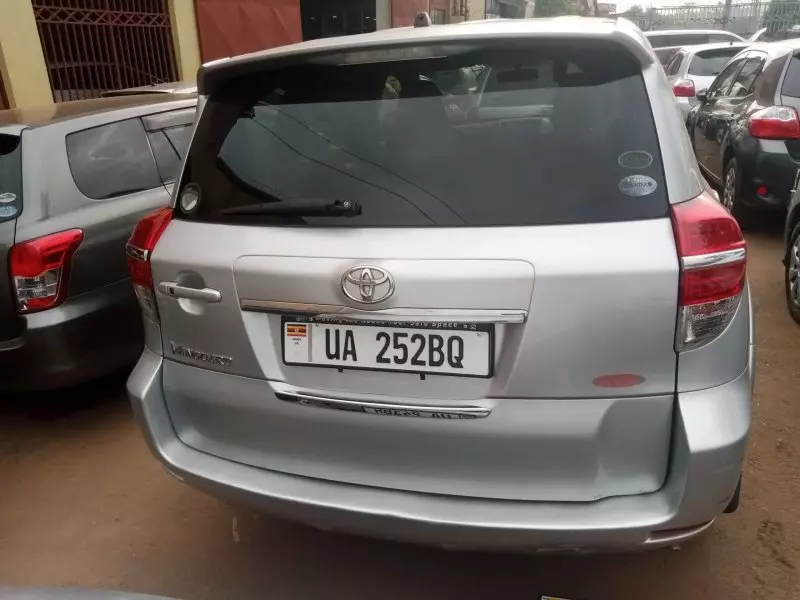 Toyota Vanguard    - 2010