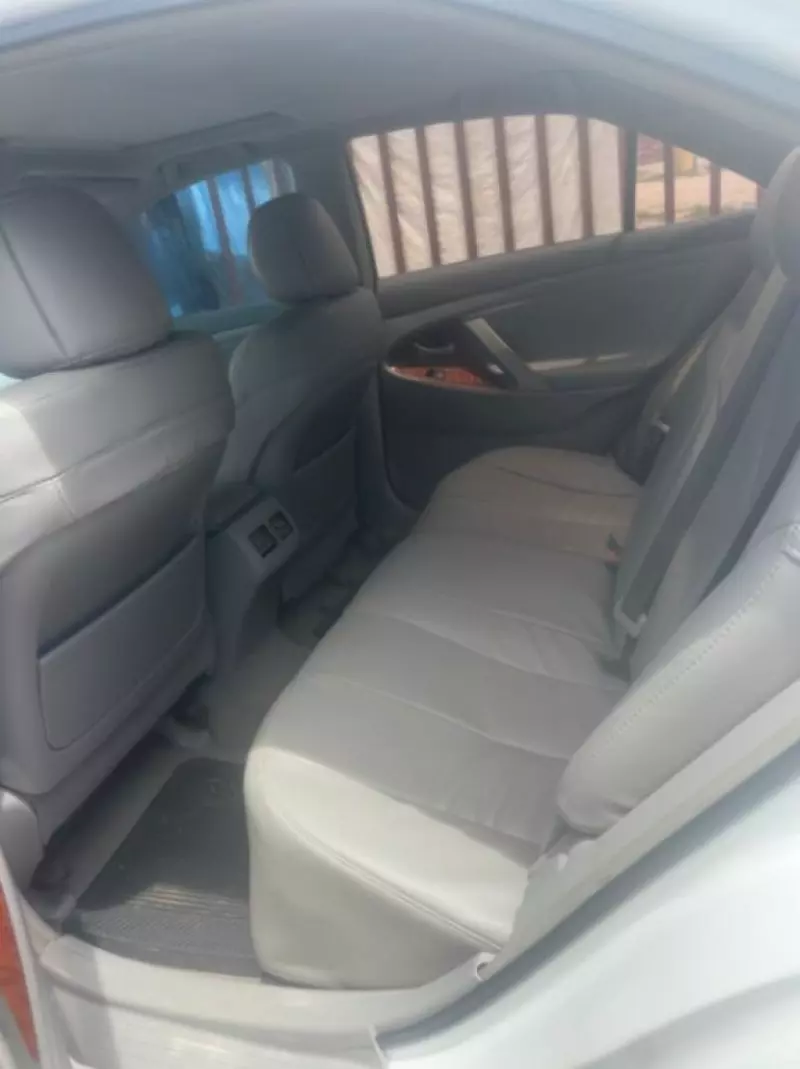 Toyota Camry   - 2011