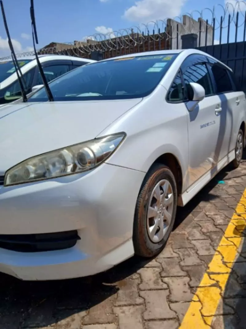 Toyota Wish   - 2012