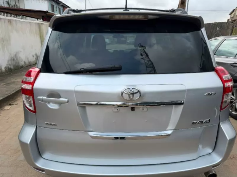 TOYOTA RAV 4   - 2012