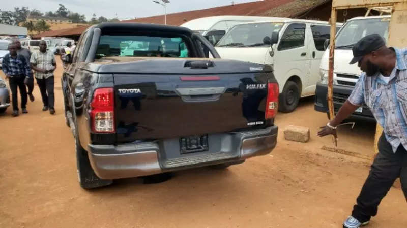 Toyota Hilux   - 2019