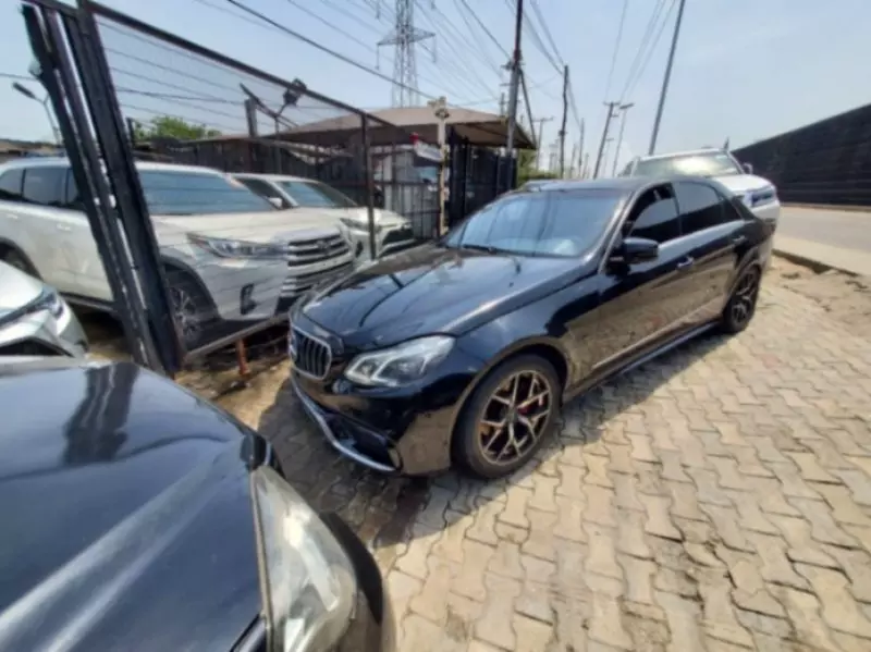 Mercedes-Benz E350 - 2013