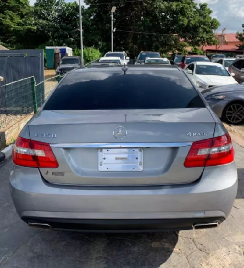 Mercedes-Benz E-Class - 2010