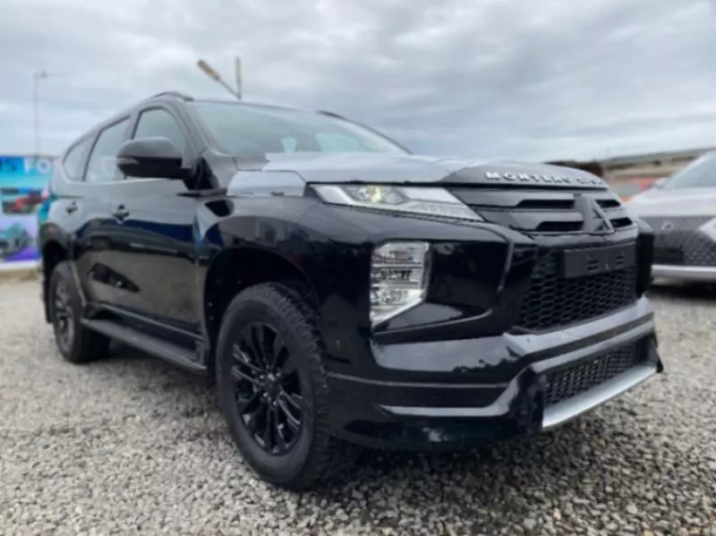 Mitsubishi Montero Sport   - 2024