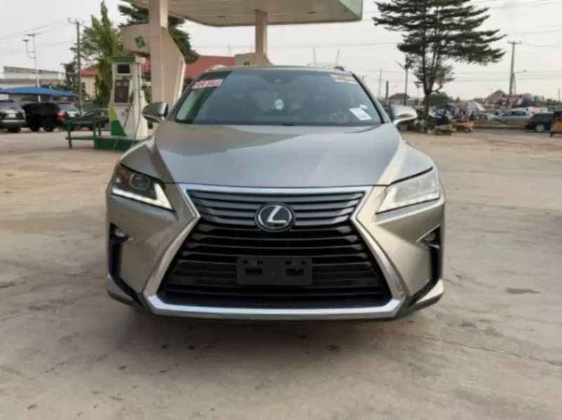 Lexus RX   - 2017