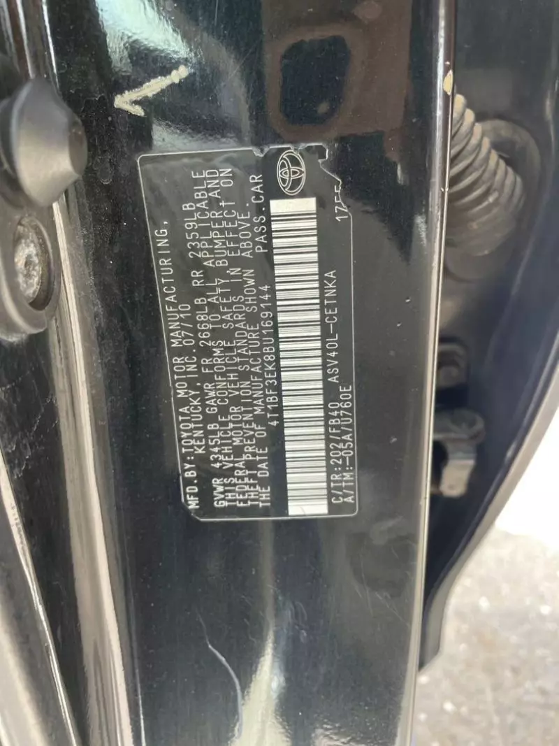 Toyota Camry   - 2011