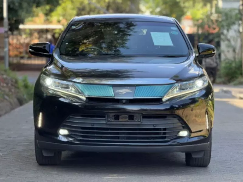 Toyota Harrier   - 2018