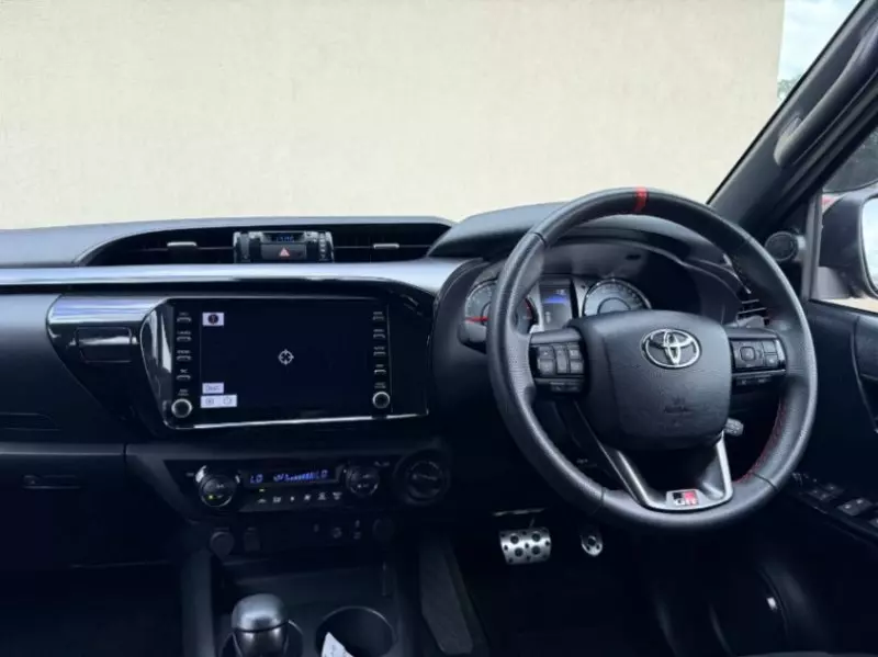 Toyota Hilux    - 2022