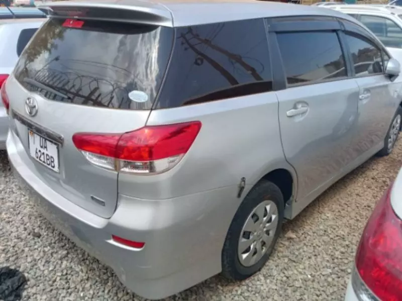 TOYOTA Wish   - 2010