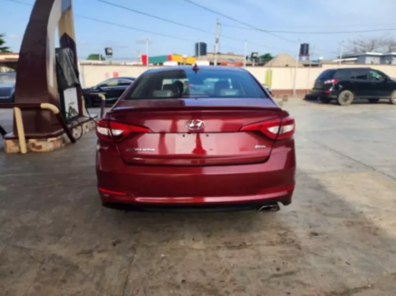 Hyundai Sonata   - 2015