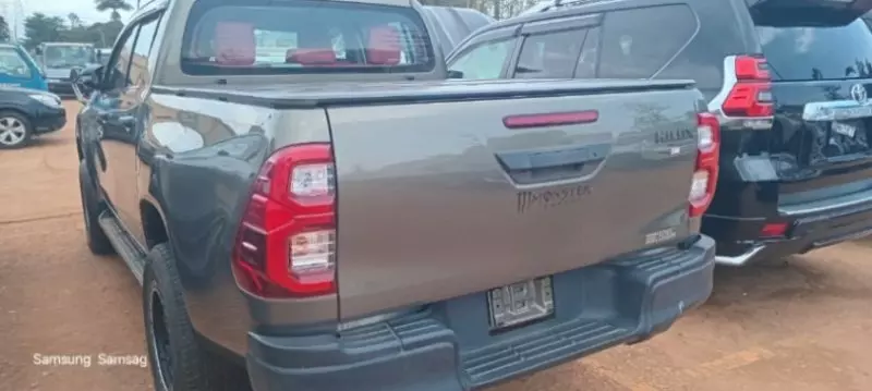 TOYOTA Hilux   - 2017