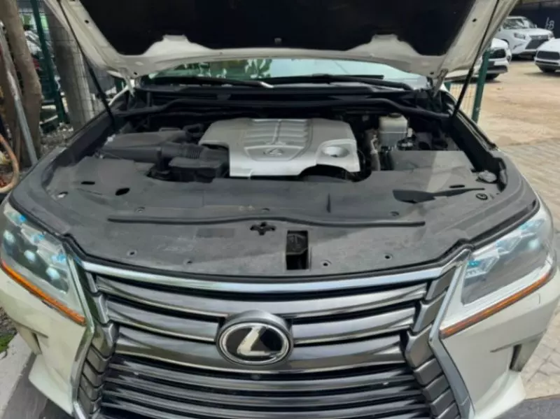 Lexus LX 570 - 2018