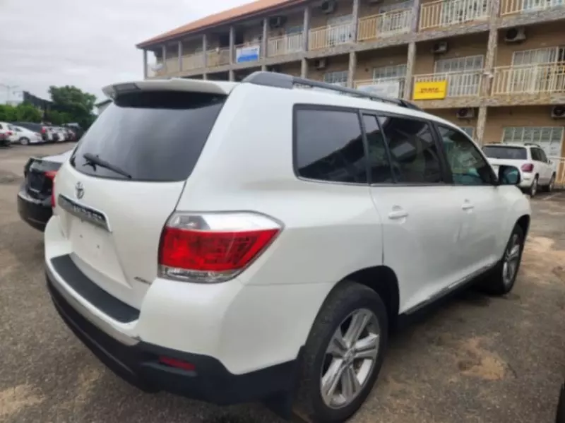 TOYOTA Highlander   - 2013