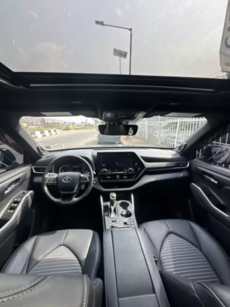 Toyota Highlander   - 2023