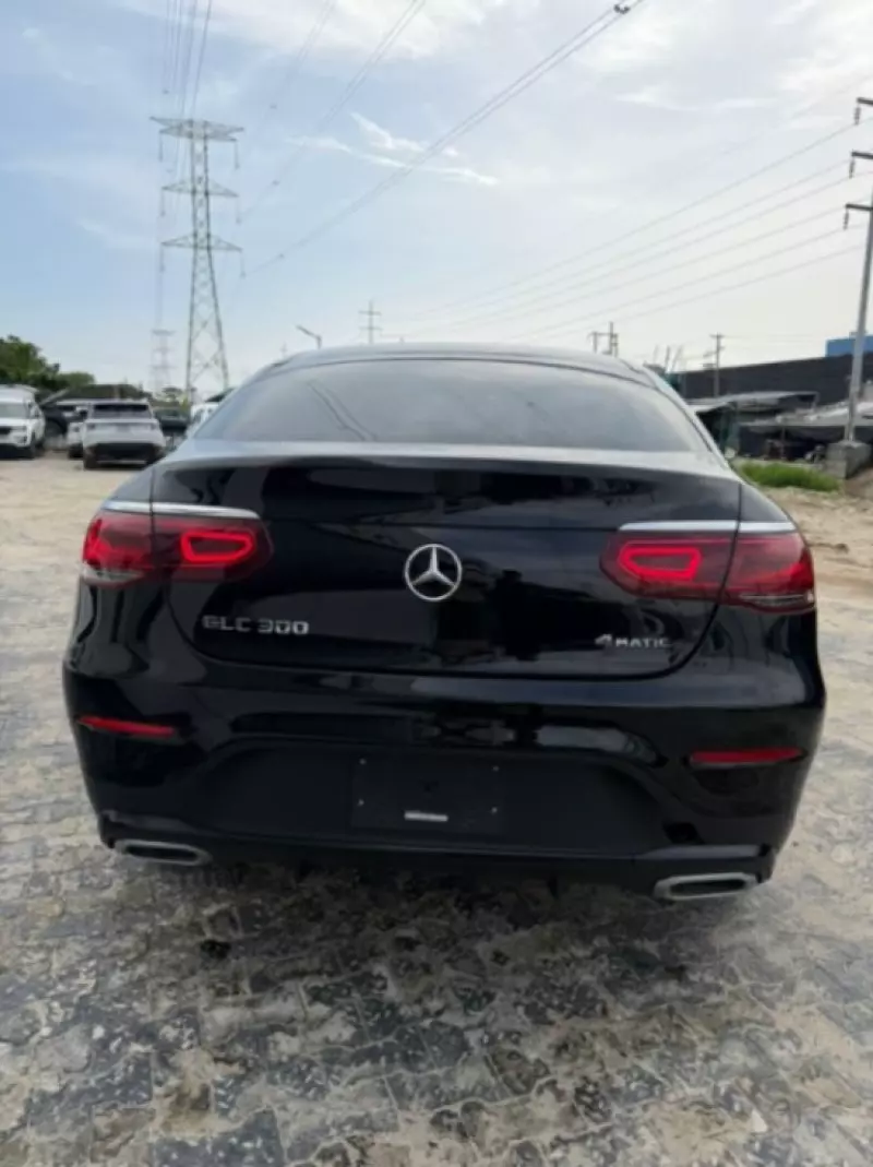 Mercedes-Benz GLC 300   - 2018