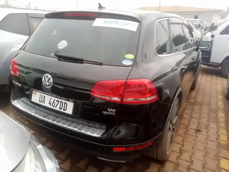 Volkswagen Touareg   - 2011