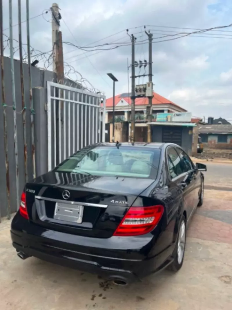 Mercedes-Benz C-Class - 2012