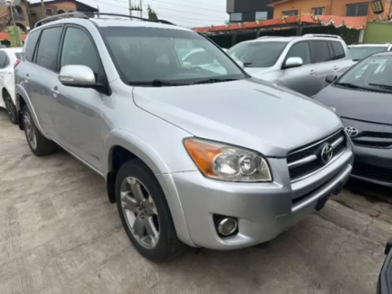 Toyota RAV4   - 2010