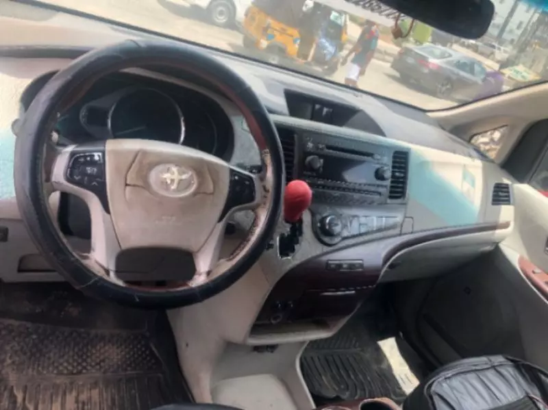 Toyota Sienna   - 2012