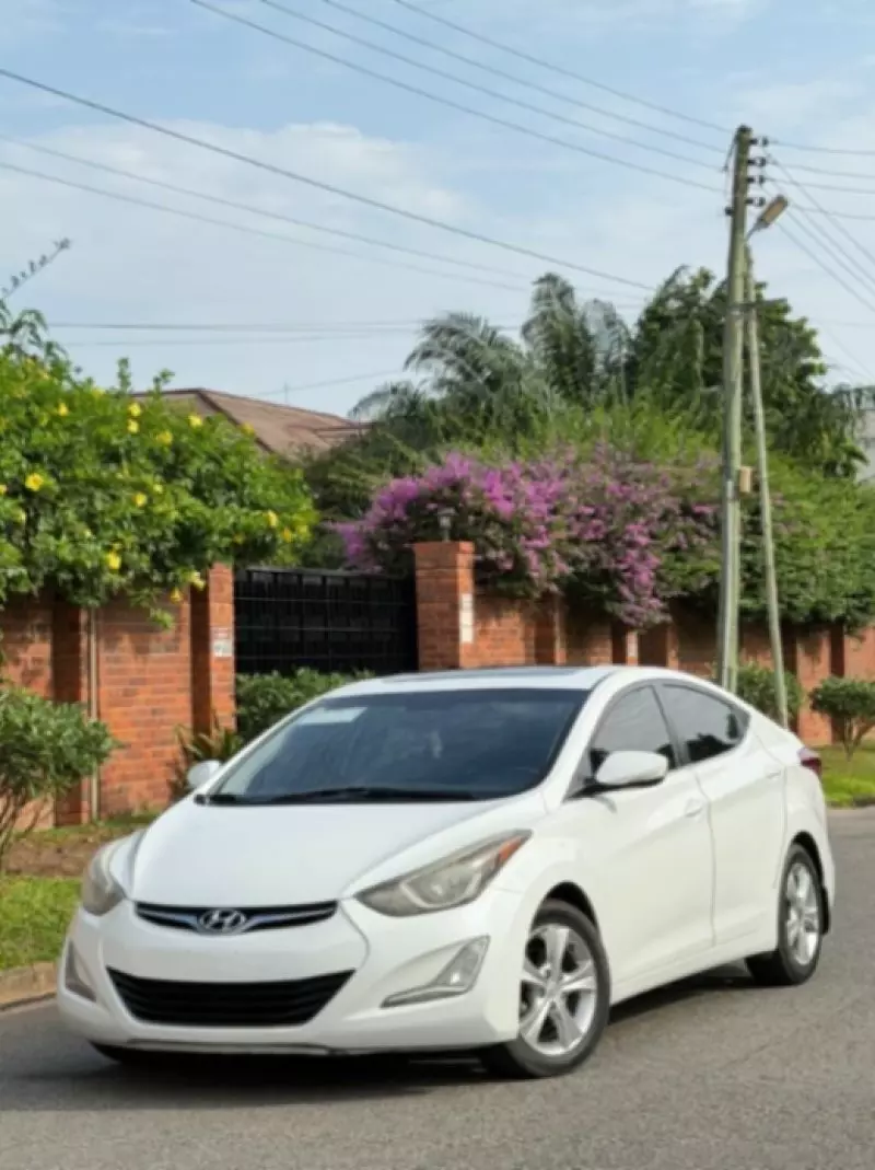 Hyundai Elantra   - 2015