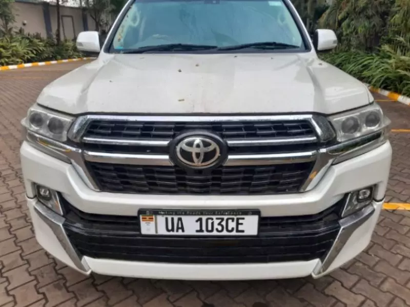 Toyota Landcruiser  V8   - 2013