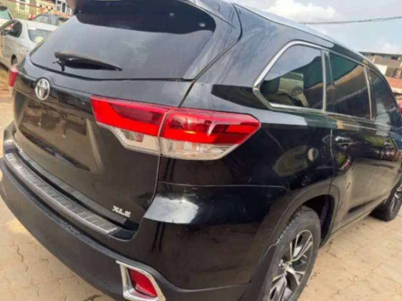 TOYOTA Highlander   - 2016