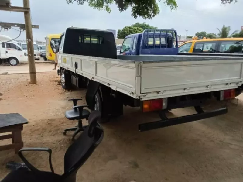 Hyundai Mighty   - 2010