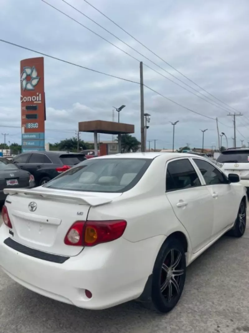 TOYOTA Corolla - 2009