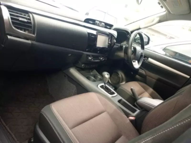 TOYOTA Hilux   - 2019