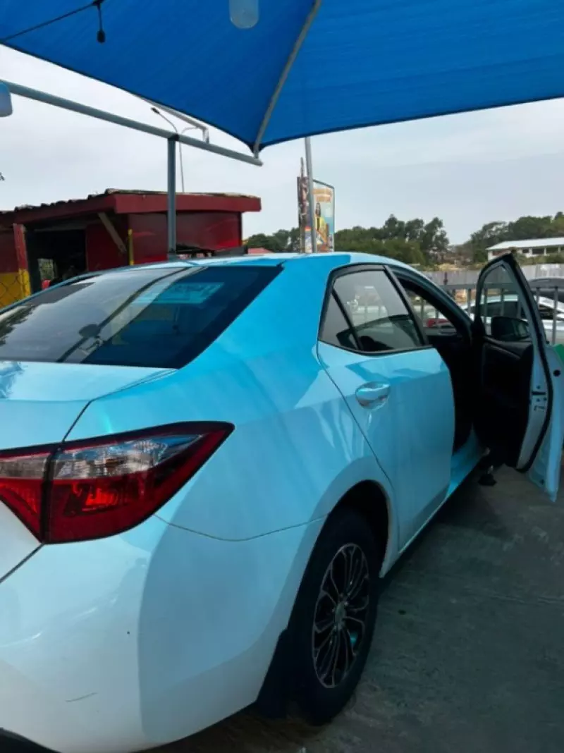 Toyota Corolla   - 2014