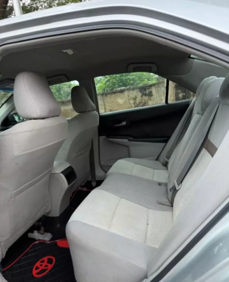 Toyota Camry - 2012