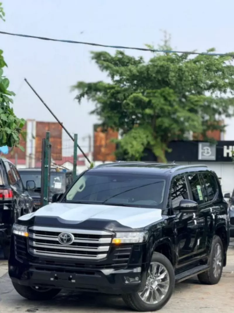 Toyota Land Cruiser GXR - 2022