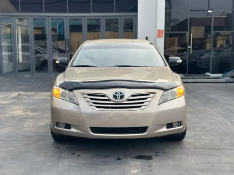 Toyota Camry   - 2009