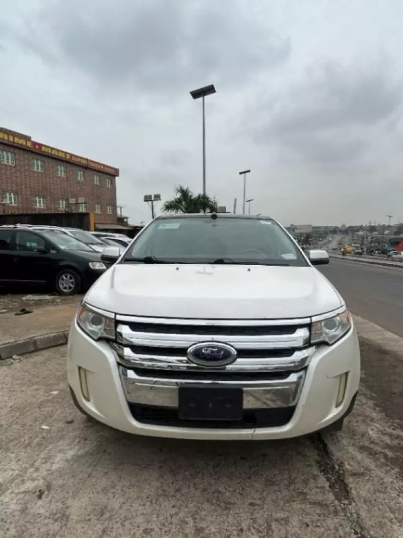 Ford Edge   - 2012