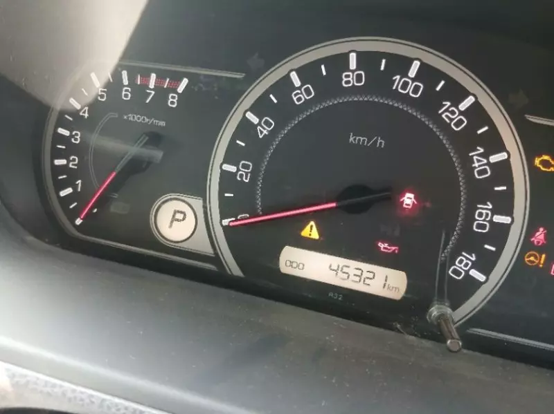 Toyota Noah   - 2014