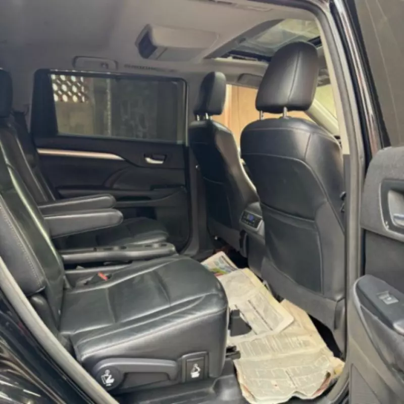 Toyota Highlander   - 2016