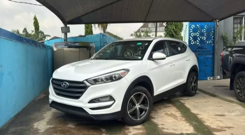 Hyundai Tucson   - 2016