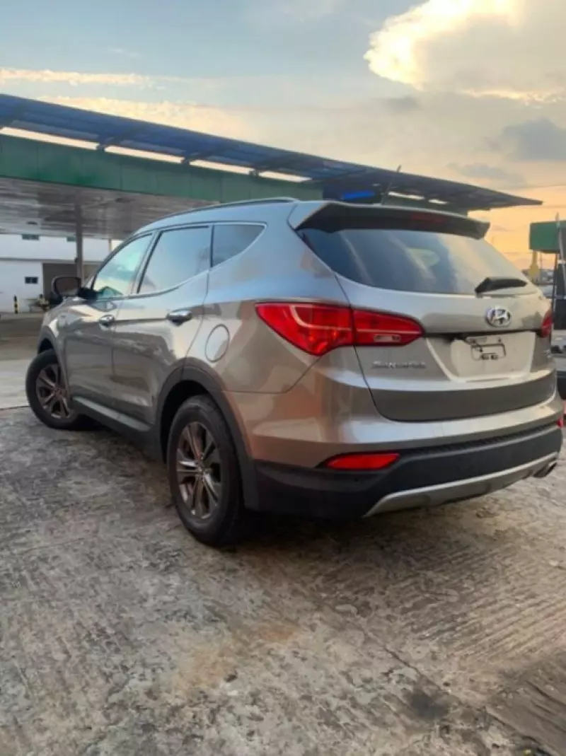 Hyundai Santa Fe   - 2013
