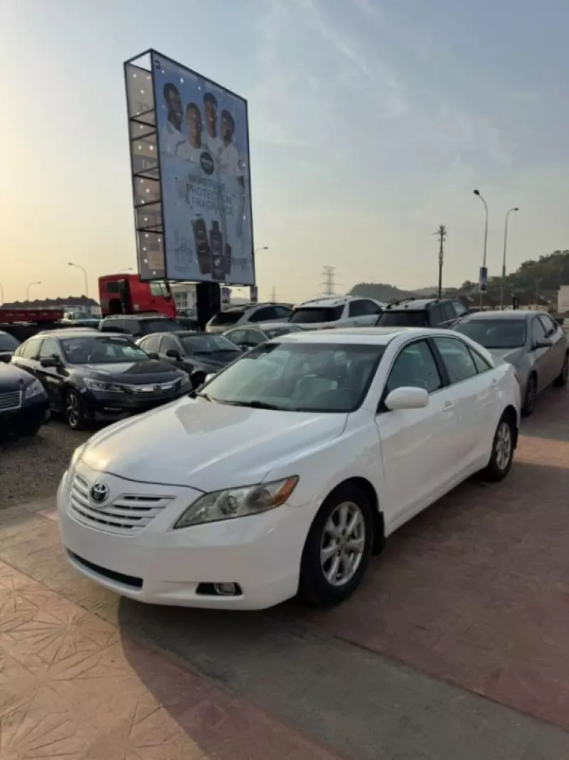 Toyota Camry   - 2008