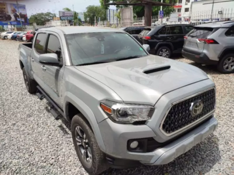 Toyota Tacoma   - 2019