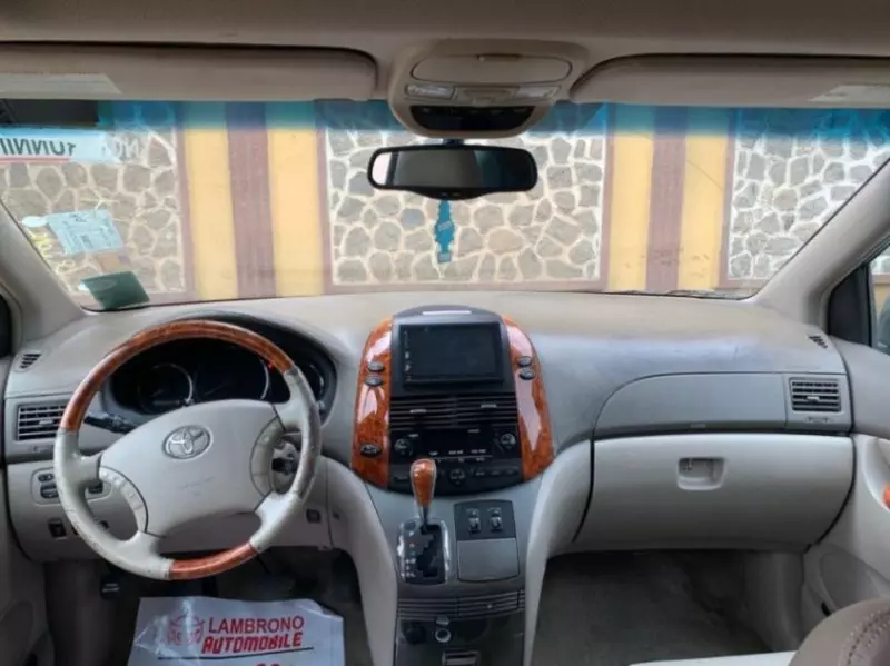 Toyota Sienna   - 2006