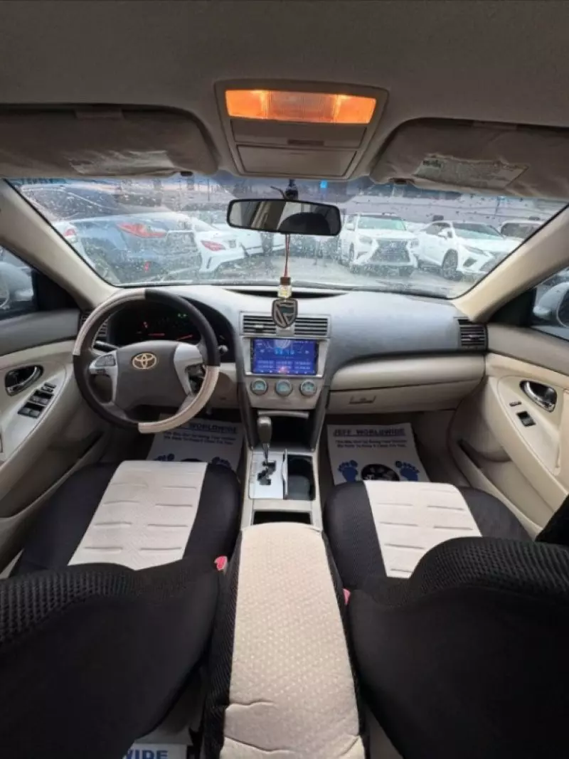 Toyota Camry - 2009