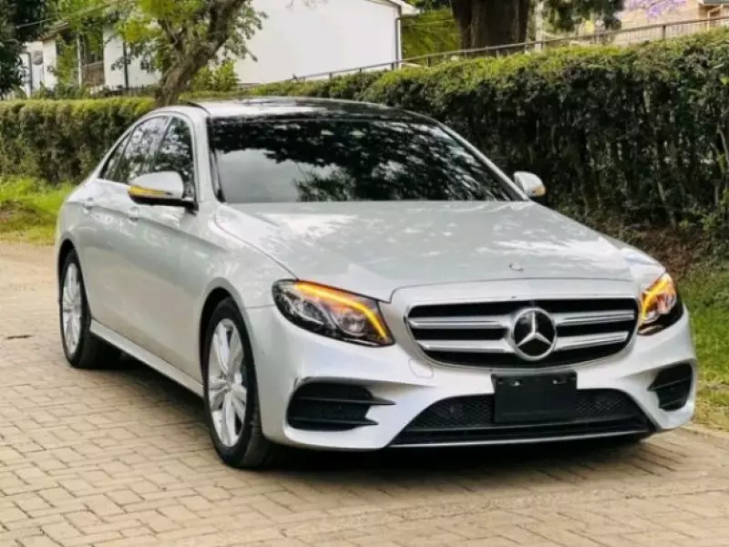 Mercedes-Benz E200   - 2017