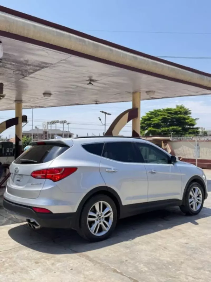 Hyundai Santa Fe - 2014