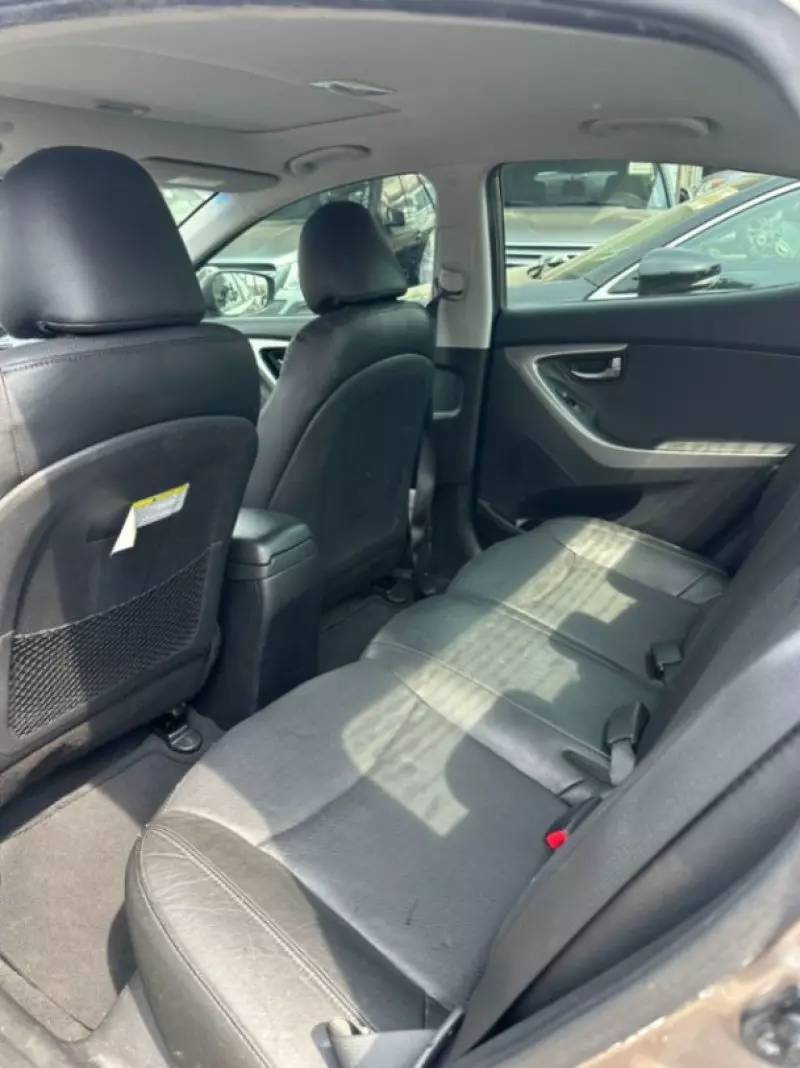 Hyundai Elantra   - 2013