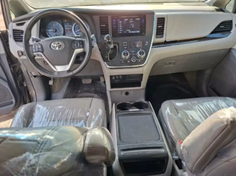 TOYOTA Sienna   - 2017