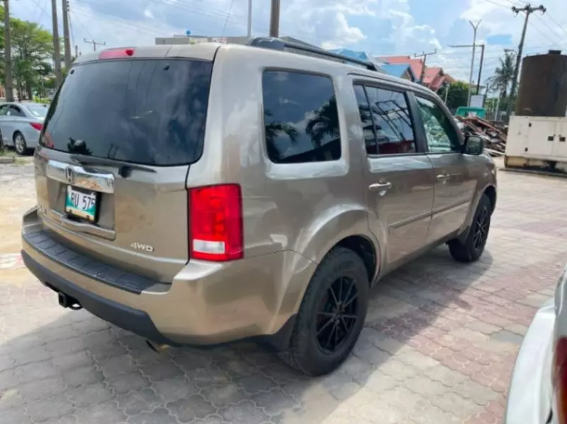 Honda Pilot - 2011